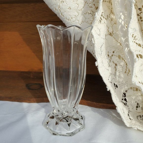 Mikasa Starlight Bud Vase 5" tulip shape clear tapered - Picture 6 of 9